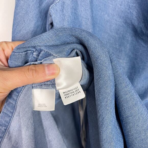 Anne Klein Small S Blue Chambray 3/4 Roll Tab Sleeve Blouse Top Split V Neck - Picture 9 of 9